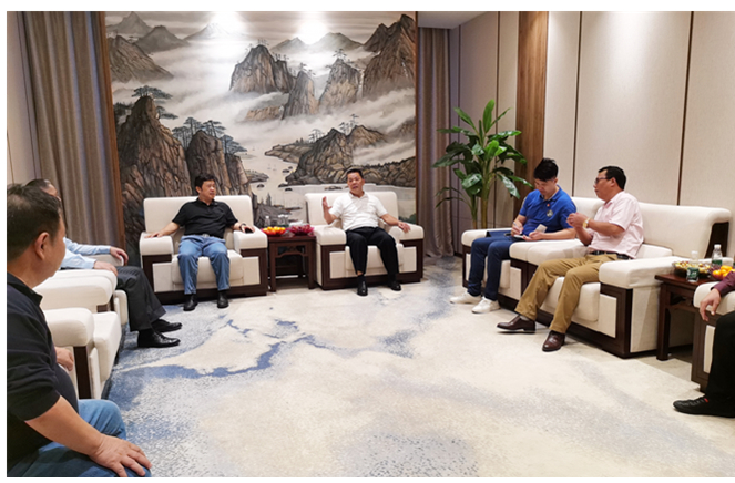 清远市委常委陈焕雄一行调研蜜柚APP免费下载生产基地
